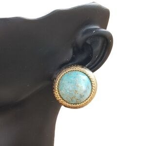 CAROL DAUPLAISE VINTAGE BLUE GEMSTONE CABACHON & GOLDTONE CLIP ON EARRINGS